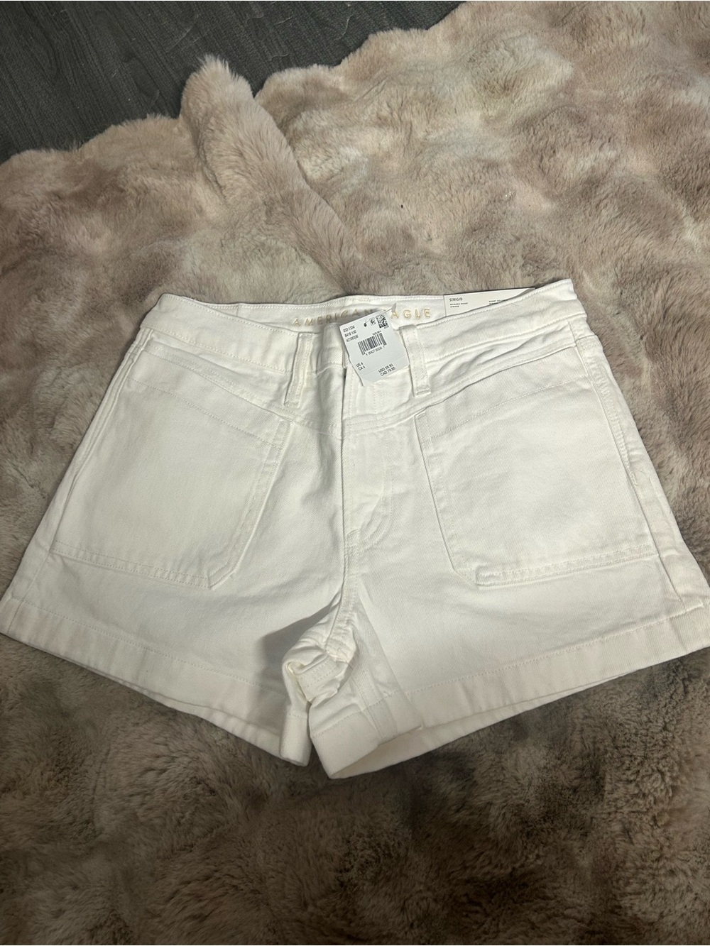 NWT AE White Strigid Relaxed Women's Shorts - Picture 3 of 10